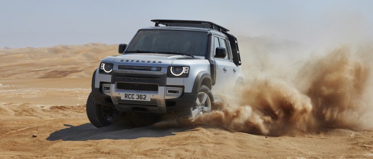 LAND ROVER HAS INTRODUCED A NEW DEFENDER - AND IT'S COOLER THAN THE OLD ONE!